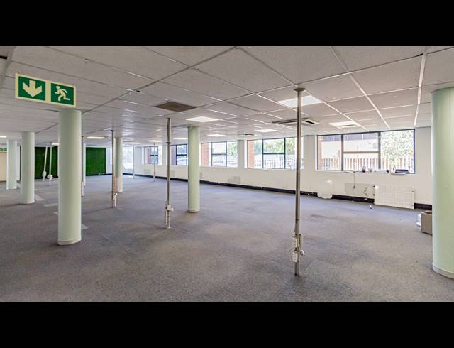 665M² OFFICE TO LET IN FERNDALE